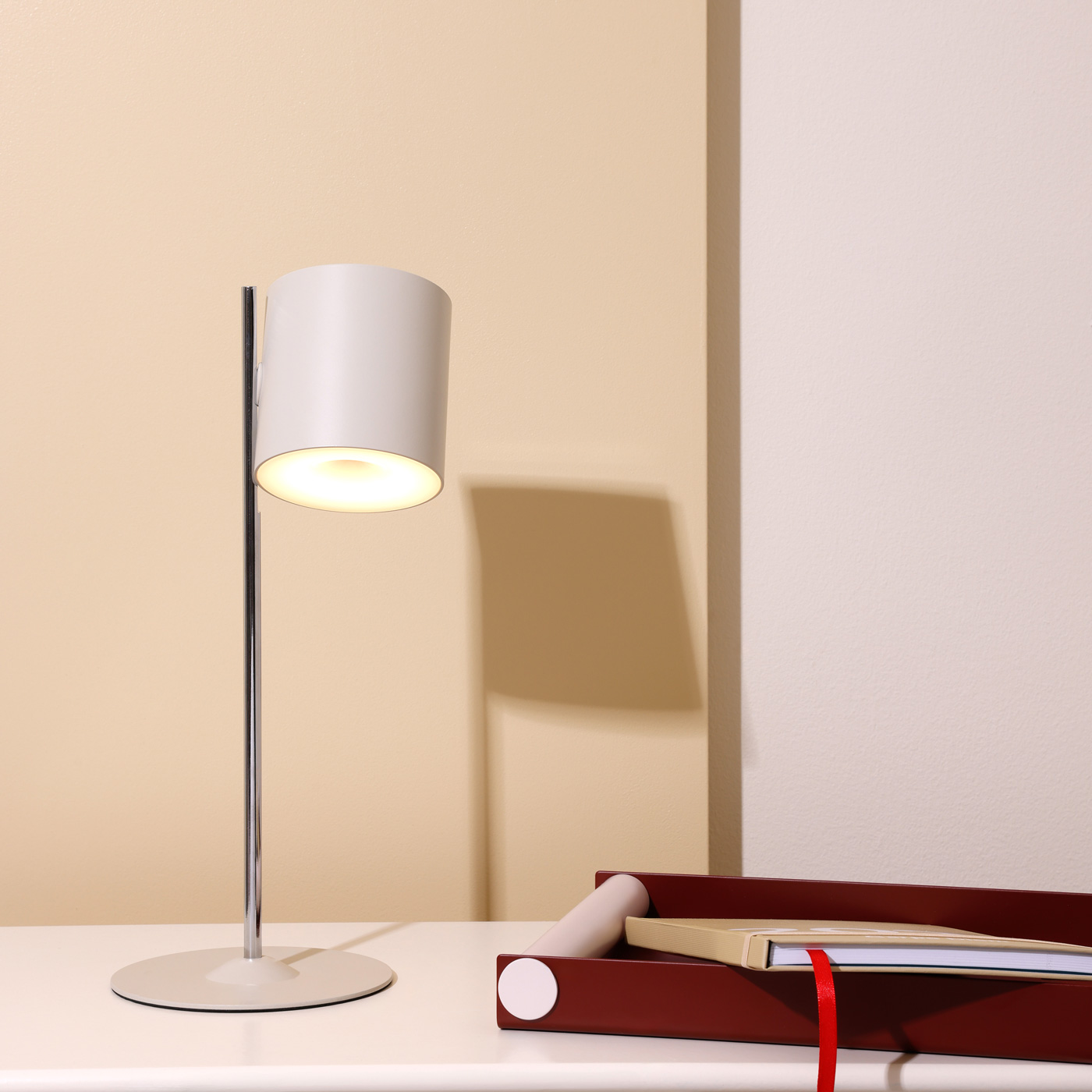 DESIGN LETTERS Leuchte Flyt, portable, Cream-weiss